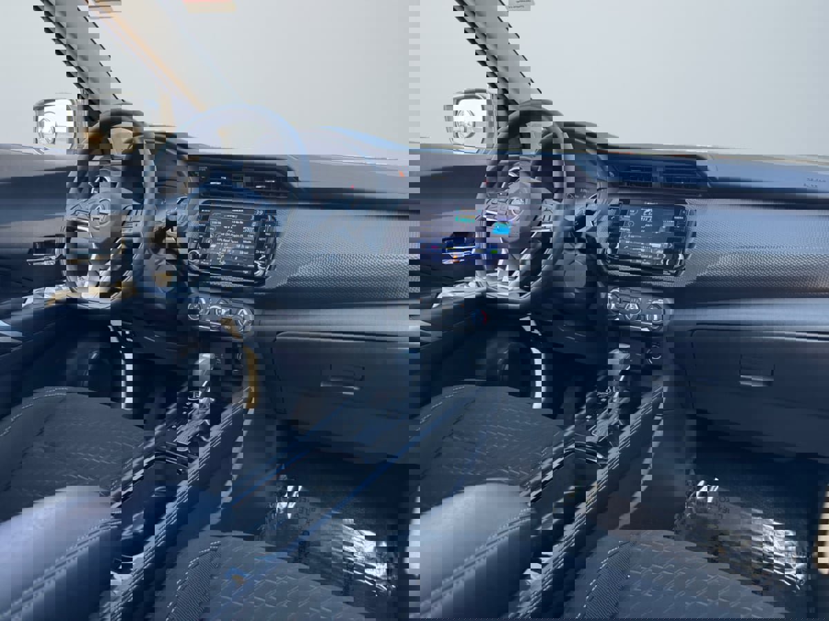 Used 2024 Nissan Kicks SV image 14