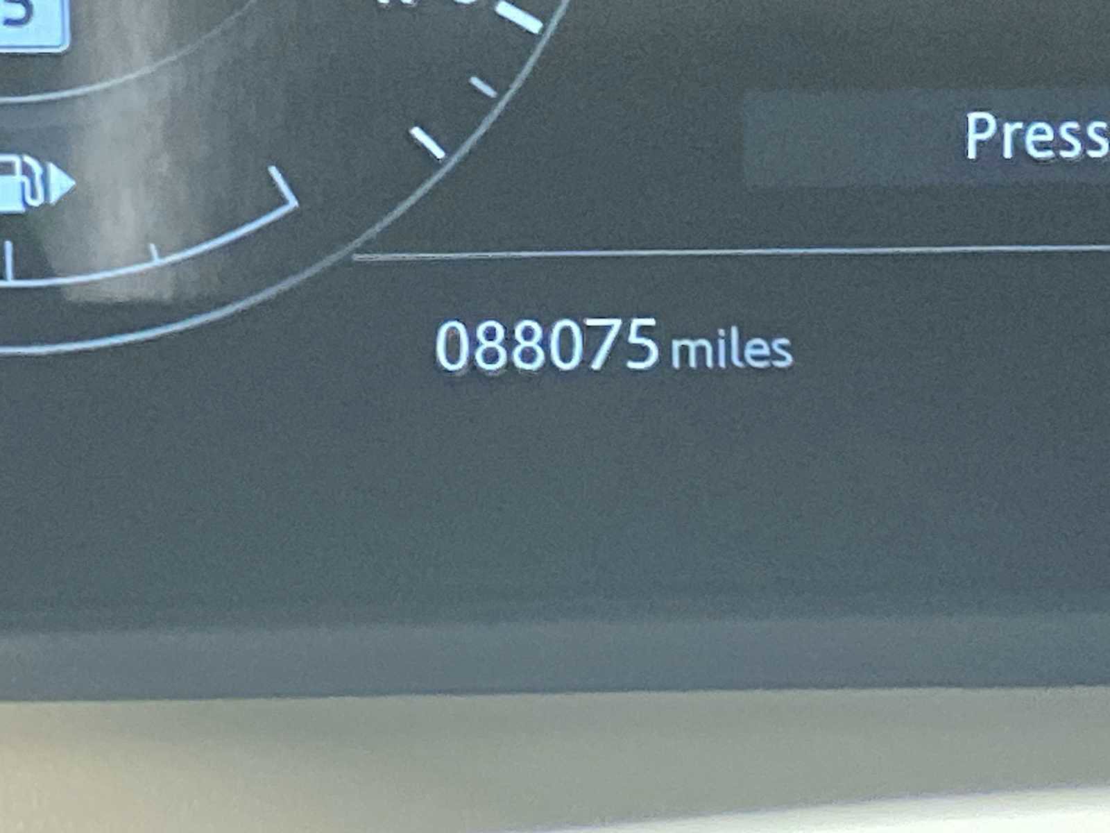 Used 2018 Land Rover Range Rover Velar S image 18