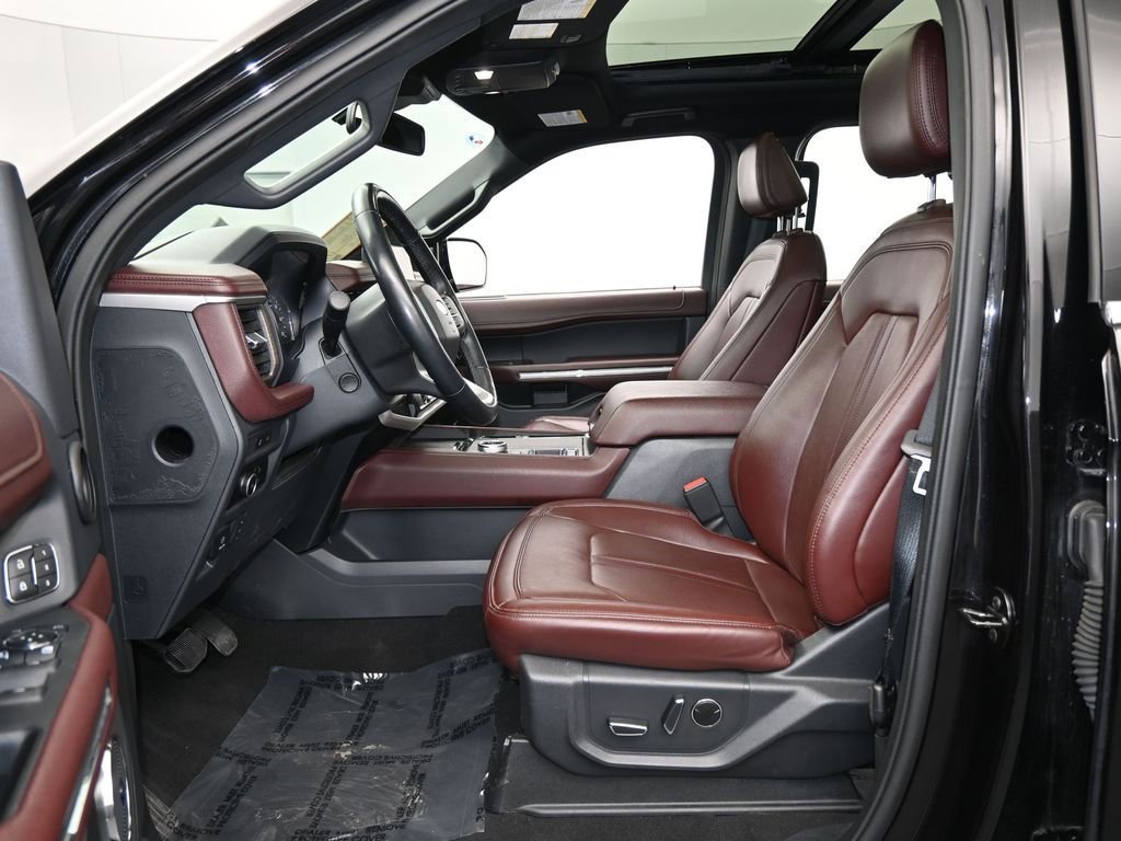 Used 2024 Ford Expedition Limited image 12