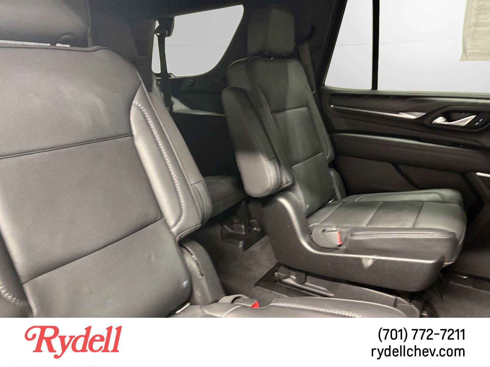 Used 2021 GMC Yukon Denali w/ Denali Premium Package image 18