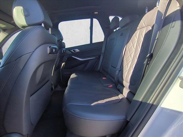 Used 2025 BMW X5 sDrive40i w/ Parking Assistance Package image 19