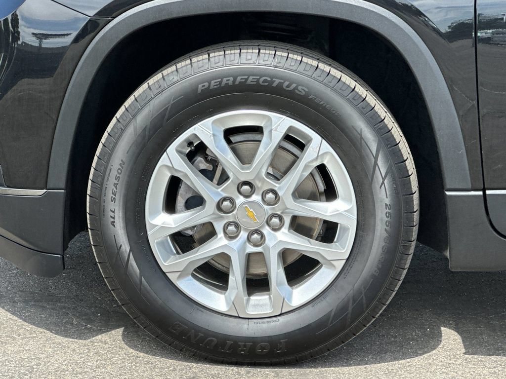 Used 2020 Chevrolet Traverse LT FWD image 25