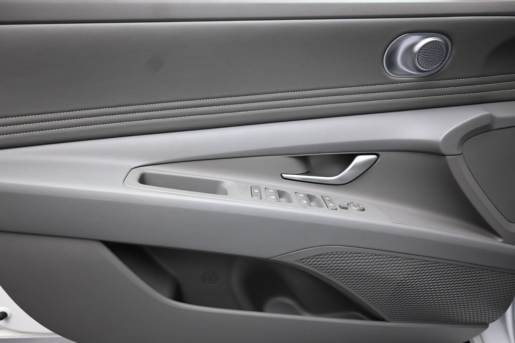 New 2026 Hyundai Elantra SEL Sport Premium FWD image 23