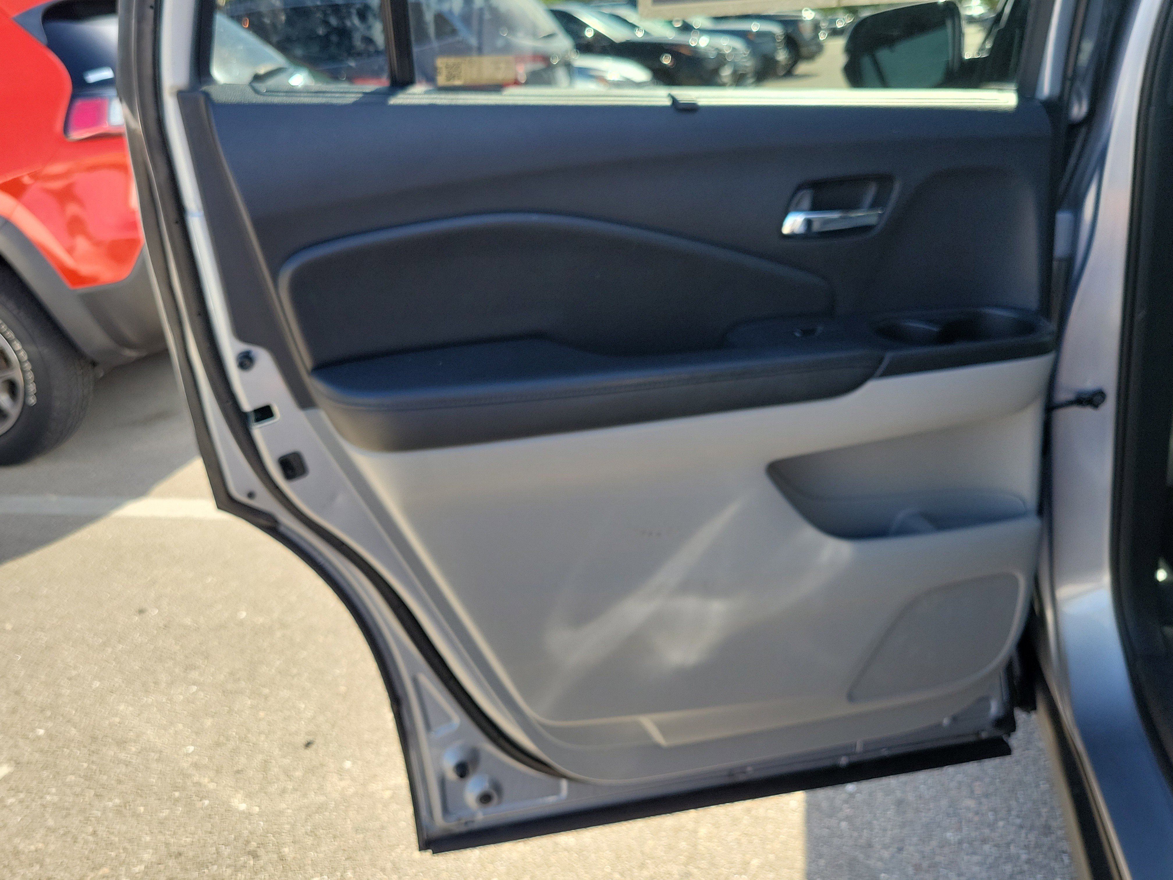 Used 2019 Honda Pilot Touring image 15