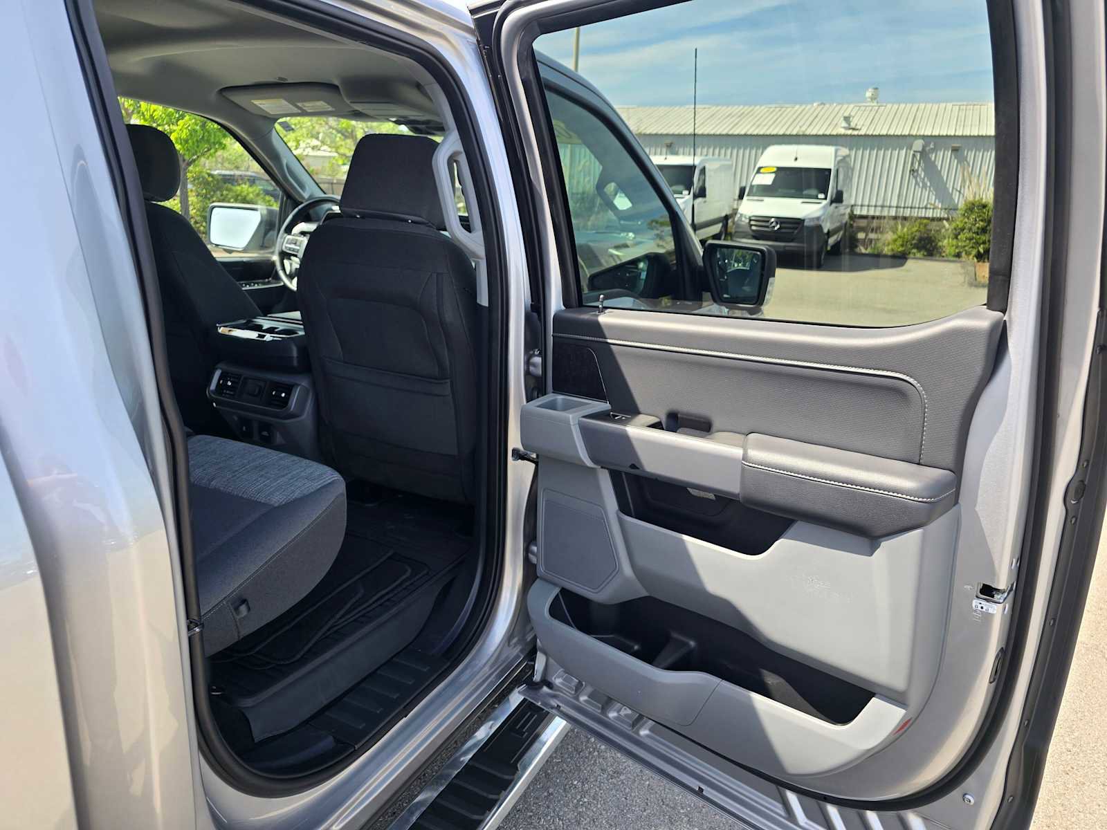 Used 2022 Ford F150 XLT w/ Equipment Group 302A High image 14