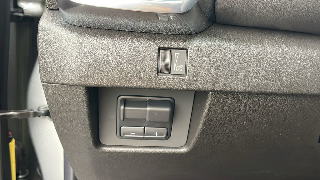 New 2025 GMC Canyon Elevation w/ Convenience Package image 23