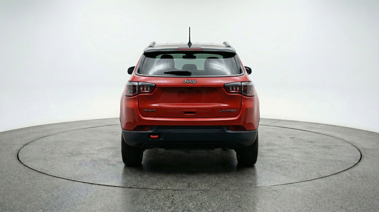 Used 2025 Jeep Compass Trailhawk AWD/4WD image 7