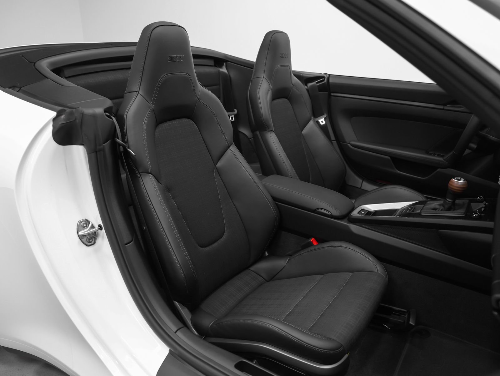 Certified 2026 Porsche 911 Carrera T RWD image 30