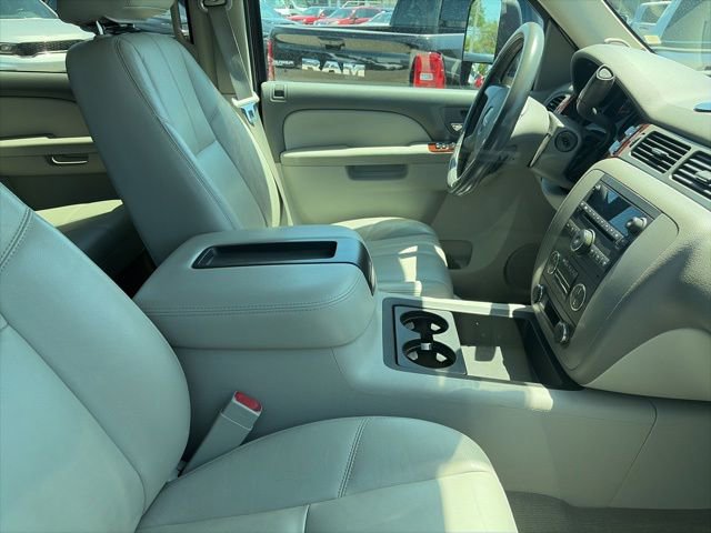 Used 2014 GMC Sierra 2500 SLT w/ Suspension Package, Off-Road AWD/4WD image 4