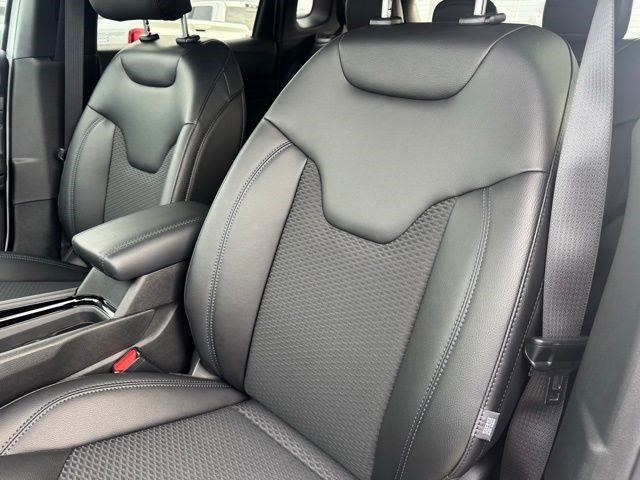New 2026 Jeep Compass Latitude AWD/4WD image 24