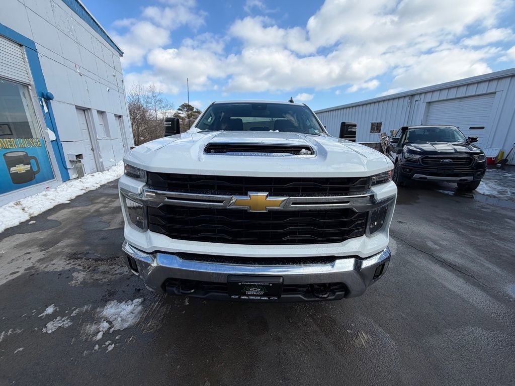Used 2025 Chevrolet Silverado 2500 LT w/ Convenience Package image 8