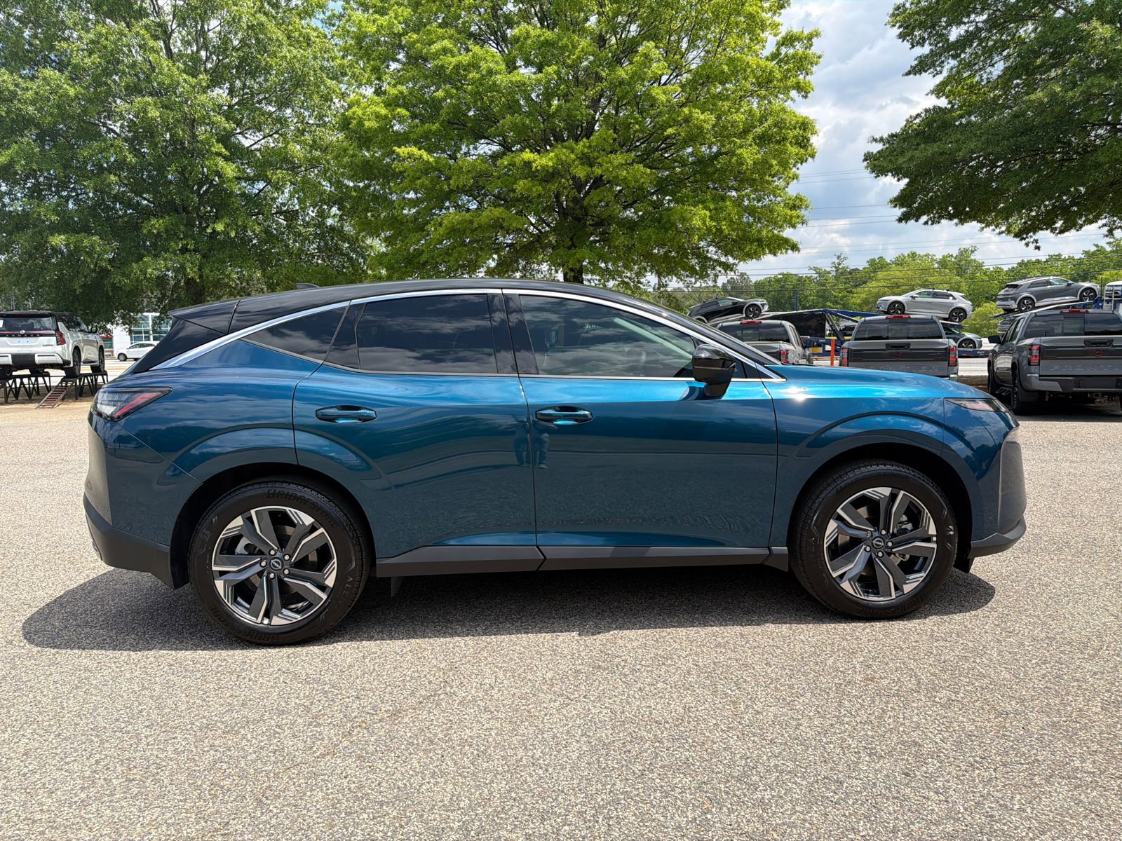 Certified 2025 Nissan Murano SL w/ Cargo Package AWD/4WD image 4