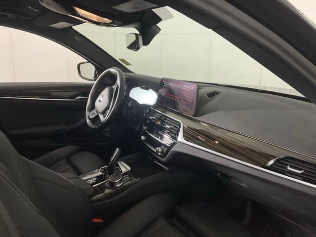 Certified 2023 BMW 530i xDrive w/ Premium Package AWD/4WD image 27