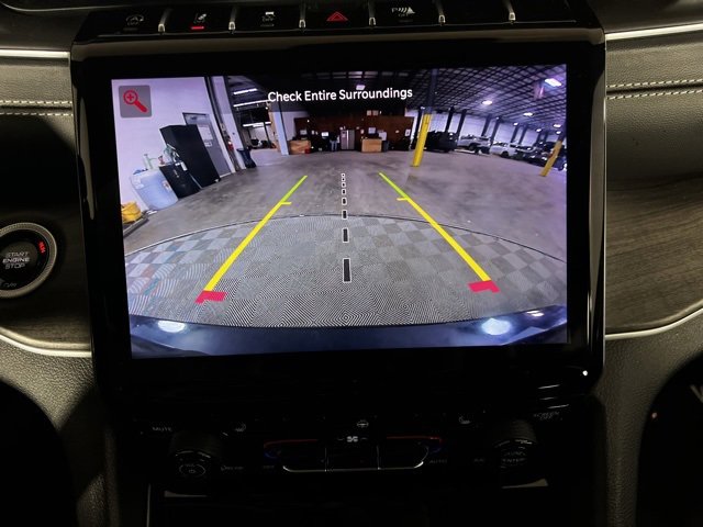 Used 2024 Jeep Grand Cherokee L Limited image 11