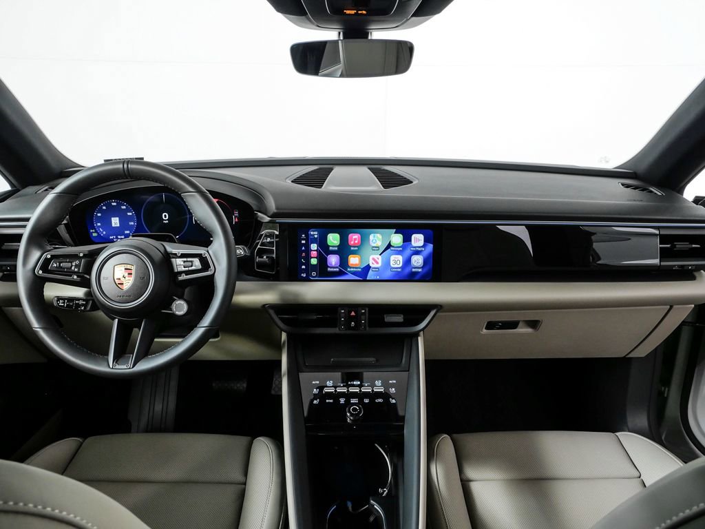 New 2026 Porsche Macan 4 Electric image 16