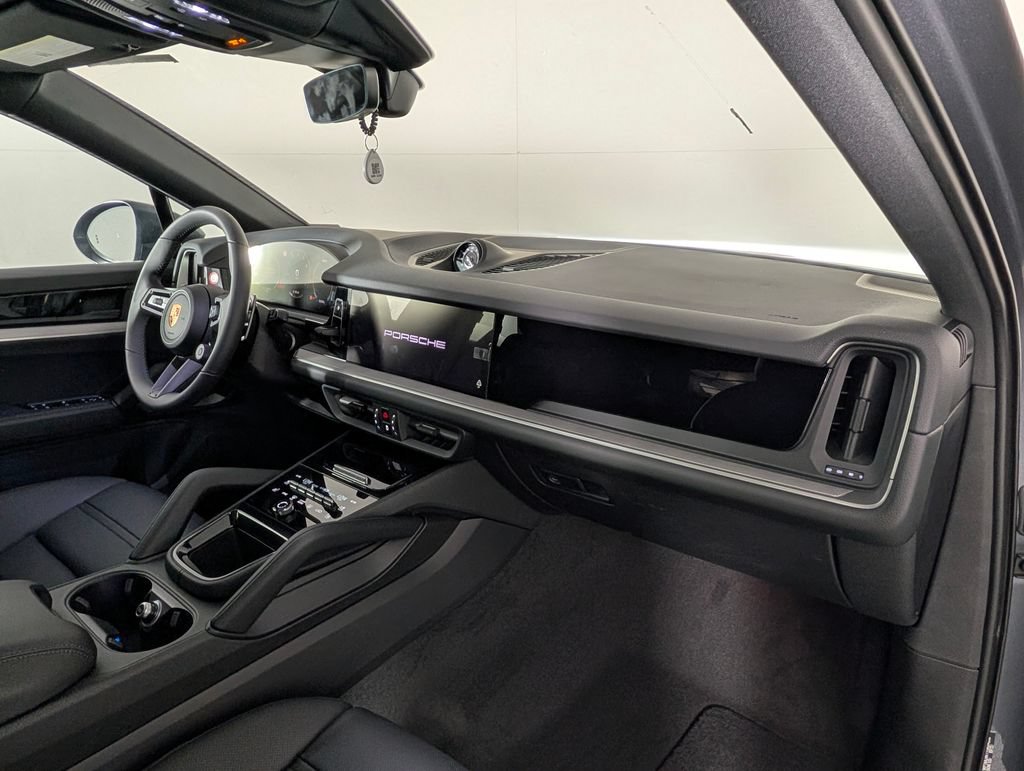 New 2026 Porsche Cayenne Coupe AWD/4WD image 19