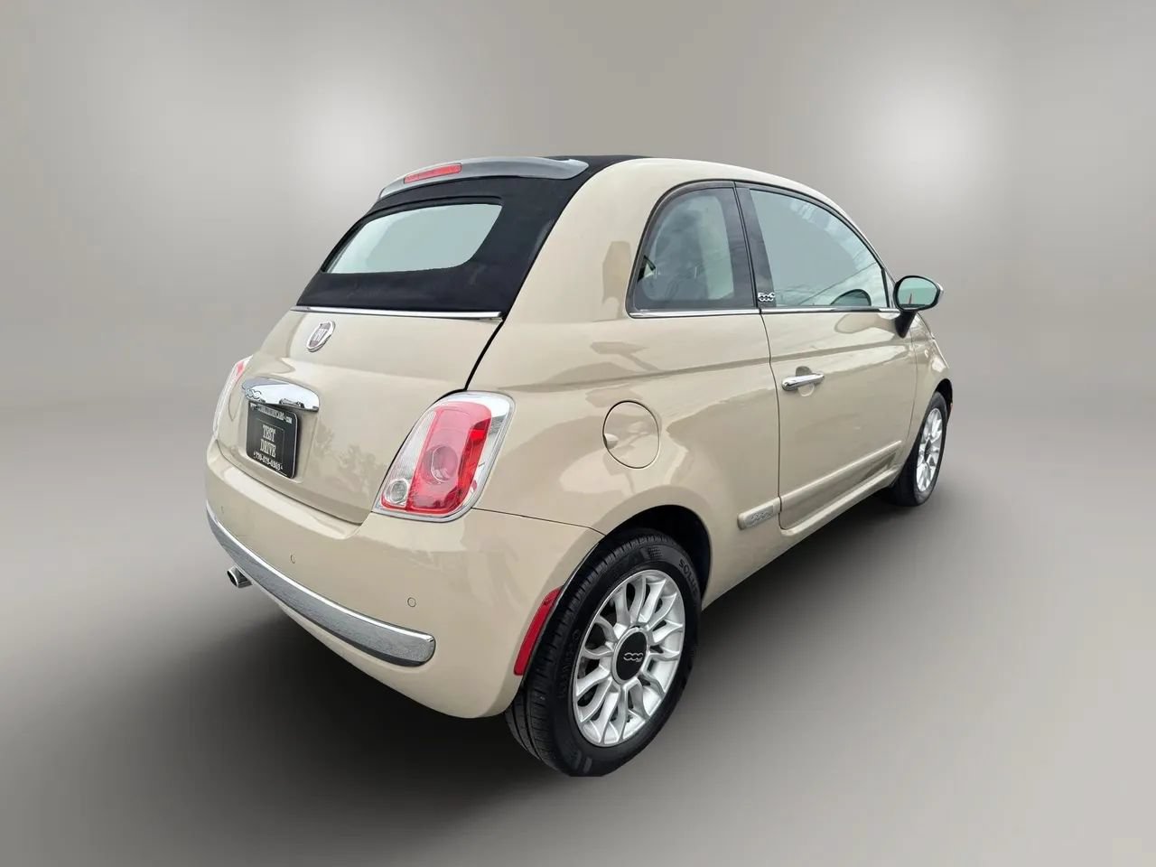 Used 2012 FIAT 500 Lounge w/ Luxury Leather Pkg FWD image 8
