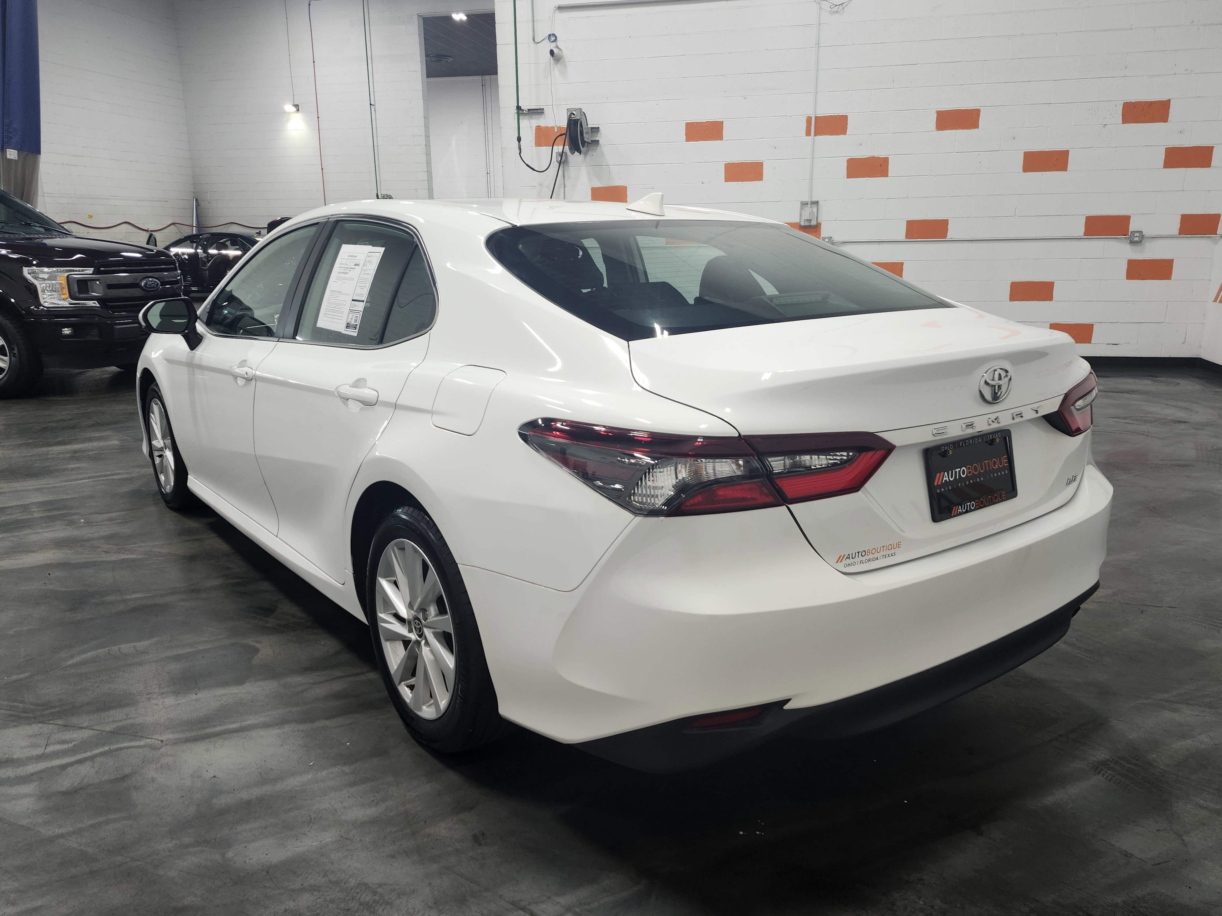 Used 2024 Toyota Camry LE image 8