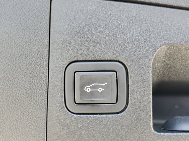 Certified 2023 Cadillac XT4 Premium Luxury FWD image 11