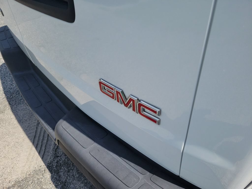 Used 2012 GMC Savana 1500 RWD image 9