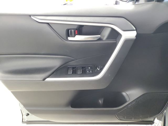 Used 2022 Toyota RAV4 XLE w/ Convenience Package image 22