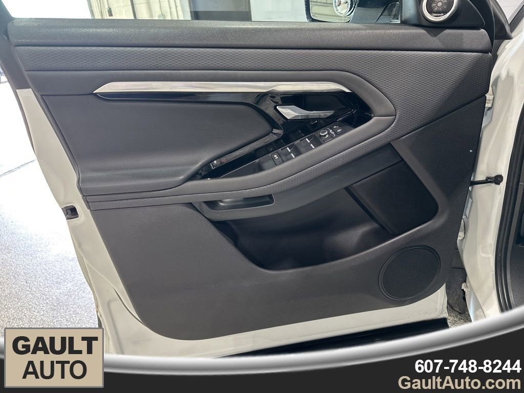 Used 2020 Land Rover Range Rover Evoque S image 12