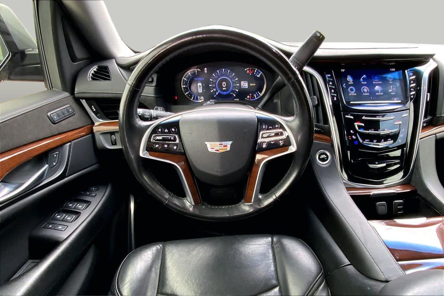 Used 2019 Cadillac Escalade Luxury AWD/4WD image 5