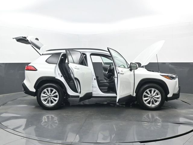 Used 2023 Toyota Corolla Cross LE w/ Moonroof Package image 34