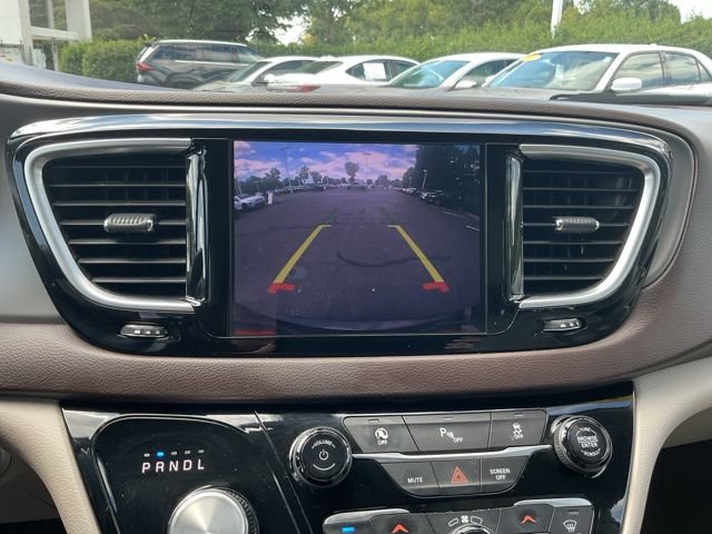 Used 2019 Chrysler Pacifica Touring-L Plus w/ Tire & Wheel Group FWD image 31