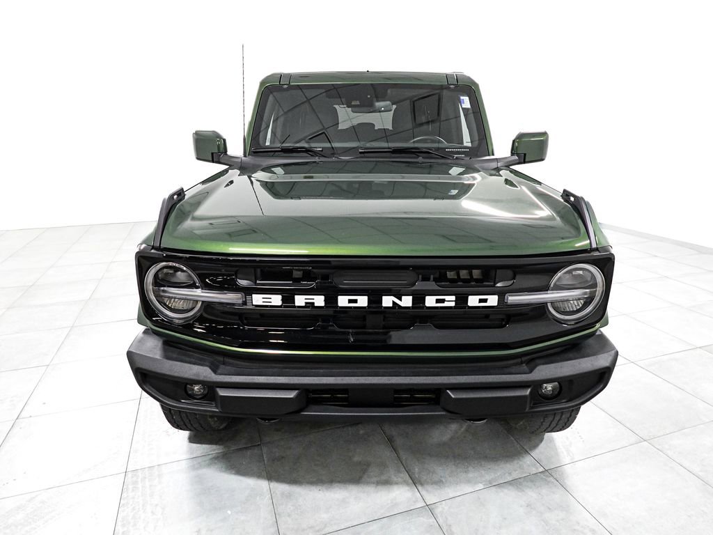 Used 2025 Ford Bronco Outer Banks AWD/4WD image 3