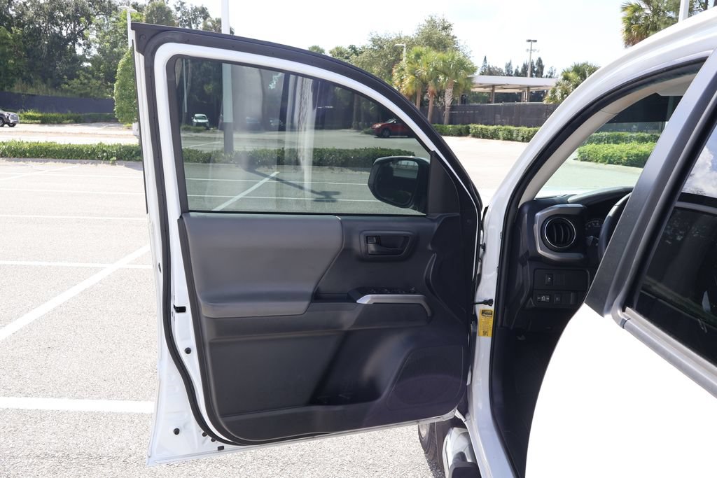 Certified 2022 Toyota Tacoma SR5 w/ Technology Package RWD image 16