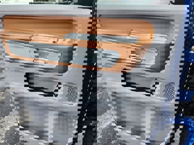 New 2025 Volkswagen ID. Buzz Pro S Plus image 22