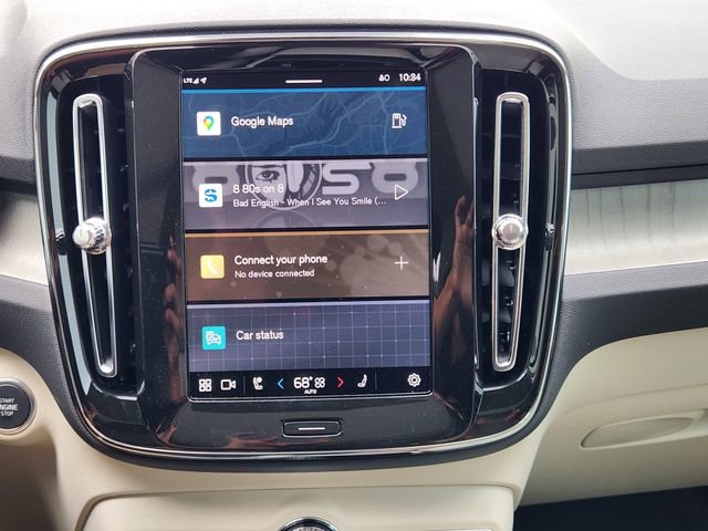 Used 2025 Volvo XC40 B5 Ultra w/ Climate Package image 19