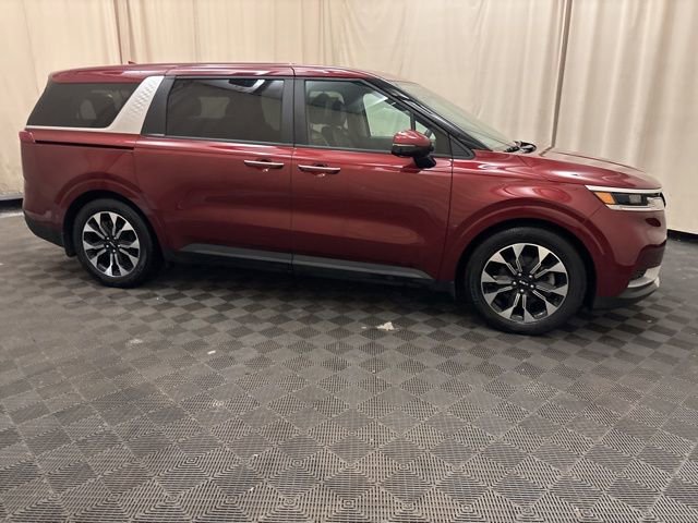 Used 2024 Kia Carnival EX image 4