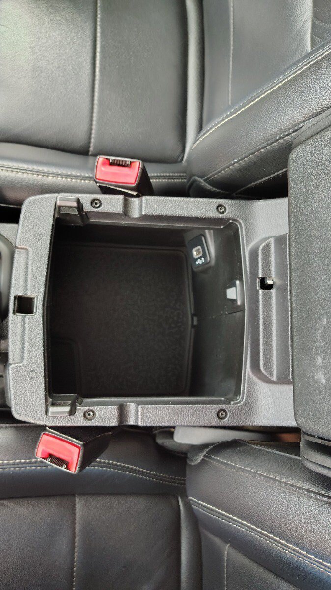 Used 2018 Jeep Wrangler Unlimited Sahara AWD/4WD image 25