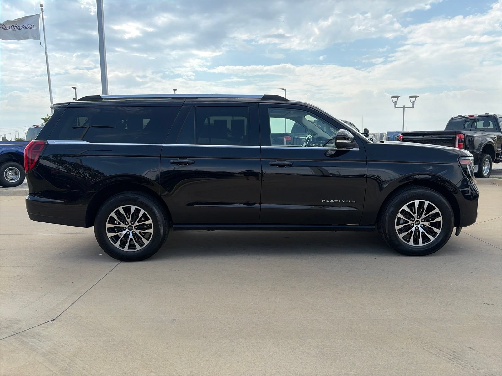 Used 2025 Ford Expedition Max Platinum AWD/4WD image 6