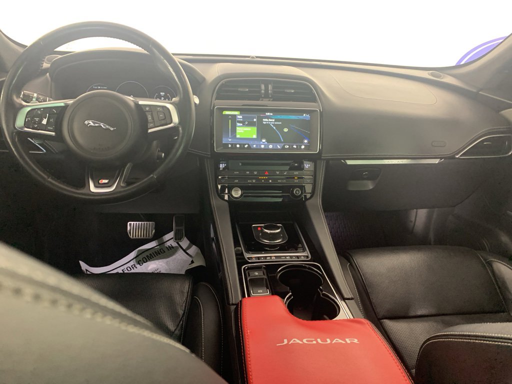 Used 2017 Jaguar F-PACE S AWD/4WD image 35