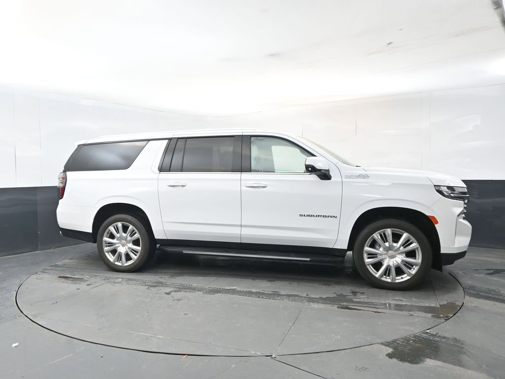 Used 2024 Chevrolet Suburban High Country image 7