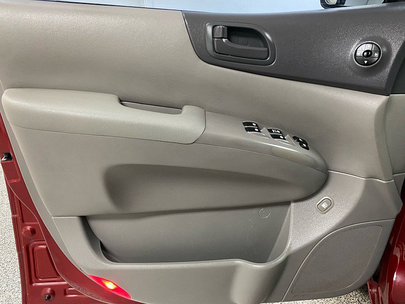 Used 2012 Kia Sedona LX w/ PWR Pkg image 9