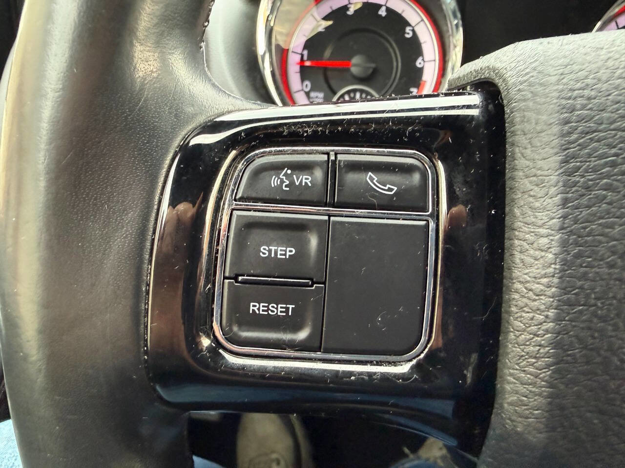Used 2020 Dodge Grand Caravan SE FWD image 25