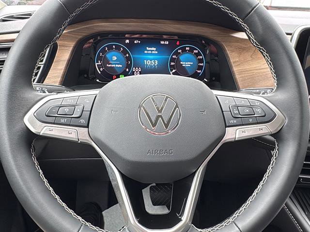 Certified 2025 Volkswagen Atlas SE image 17