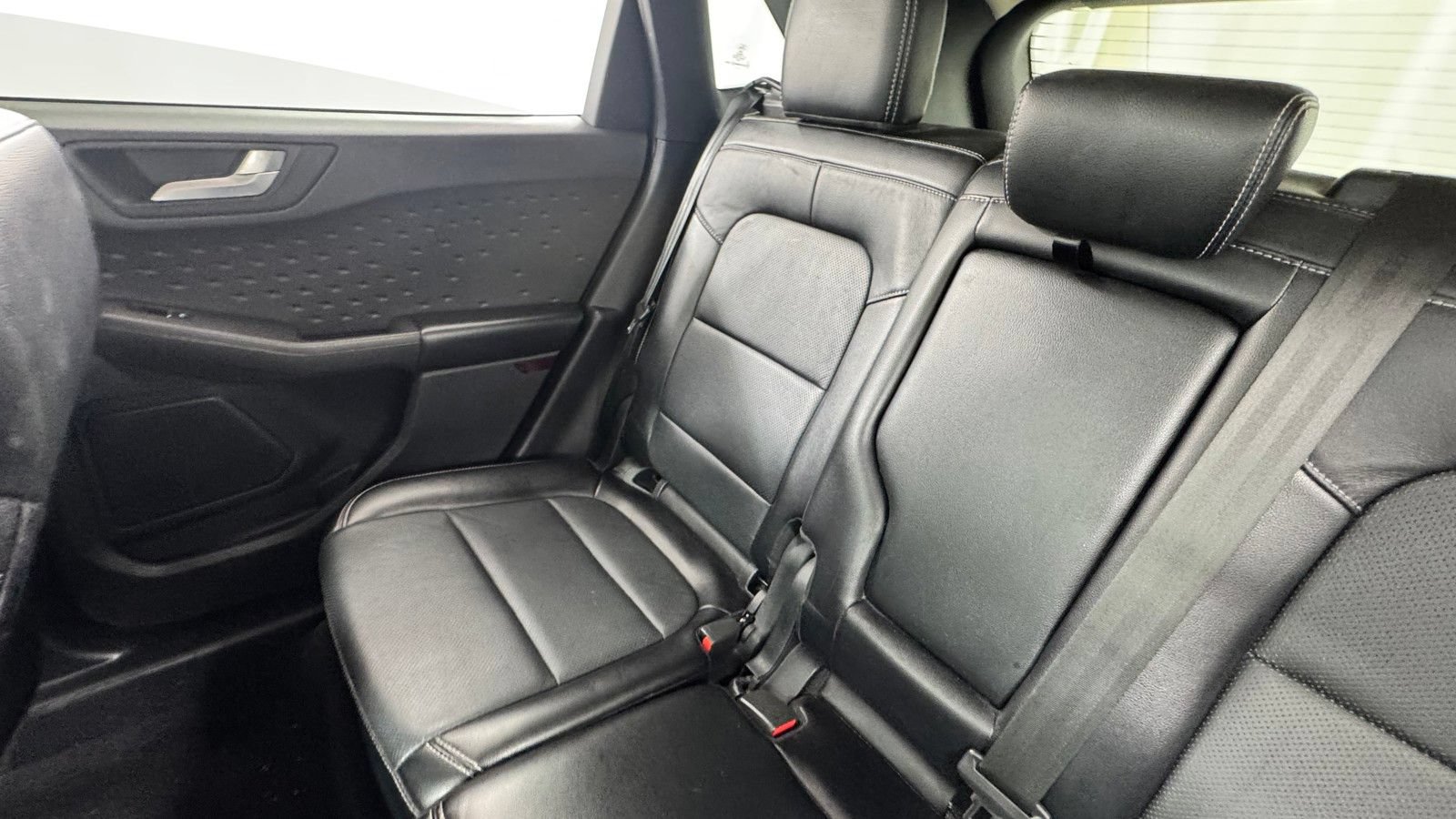 Used 2020 Ford Escape Titanium AWD/4WD image 14