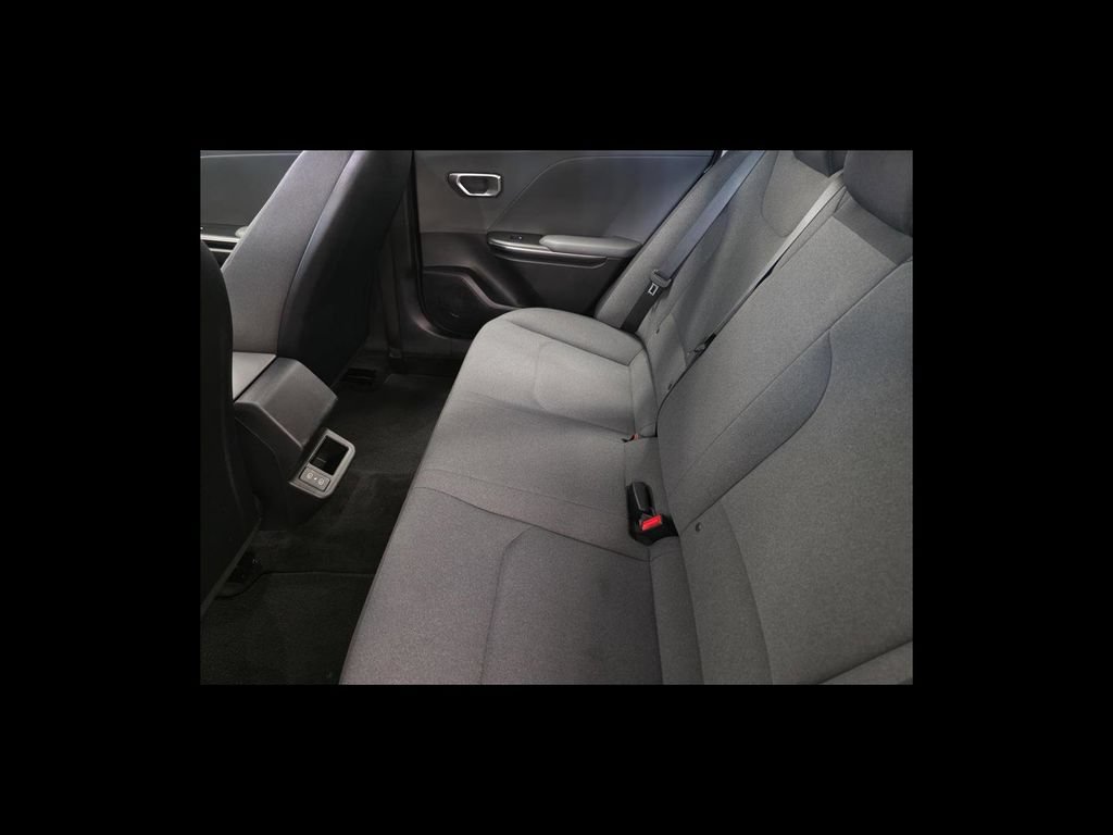 Used 2025 Kia K4 FWD image 17