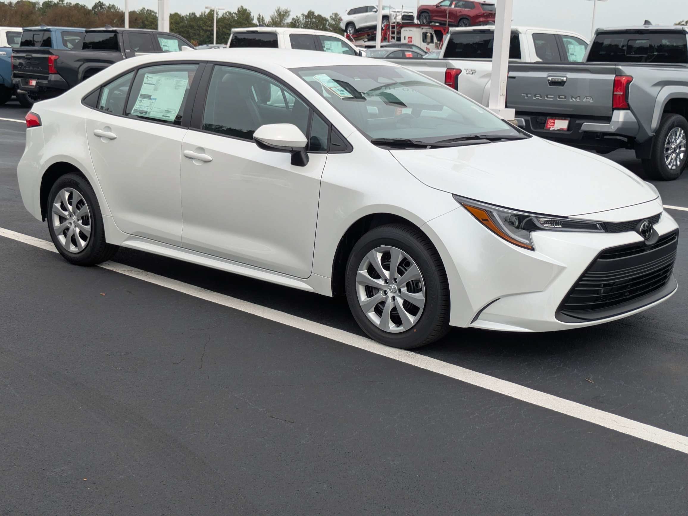 New 2027 Toyota Corolla LE FWD image 2