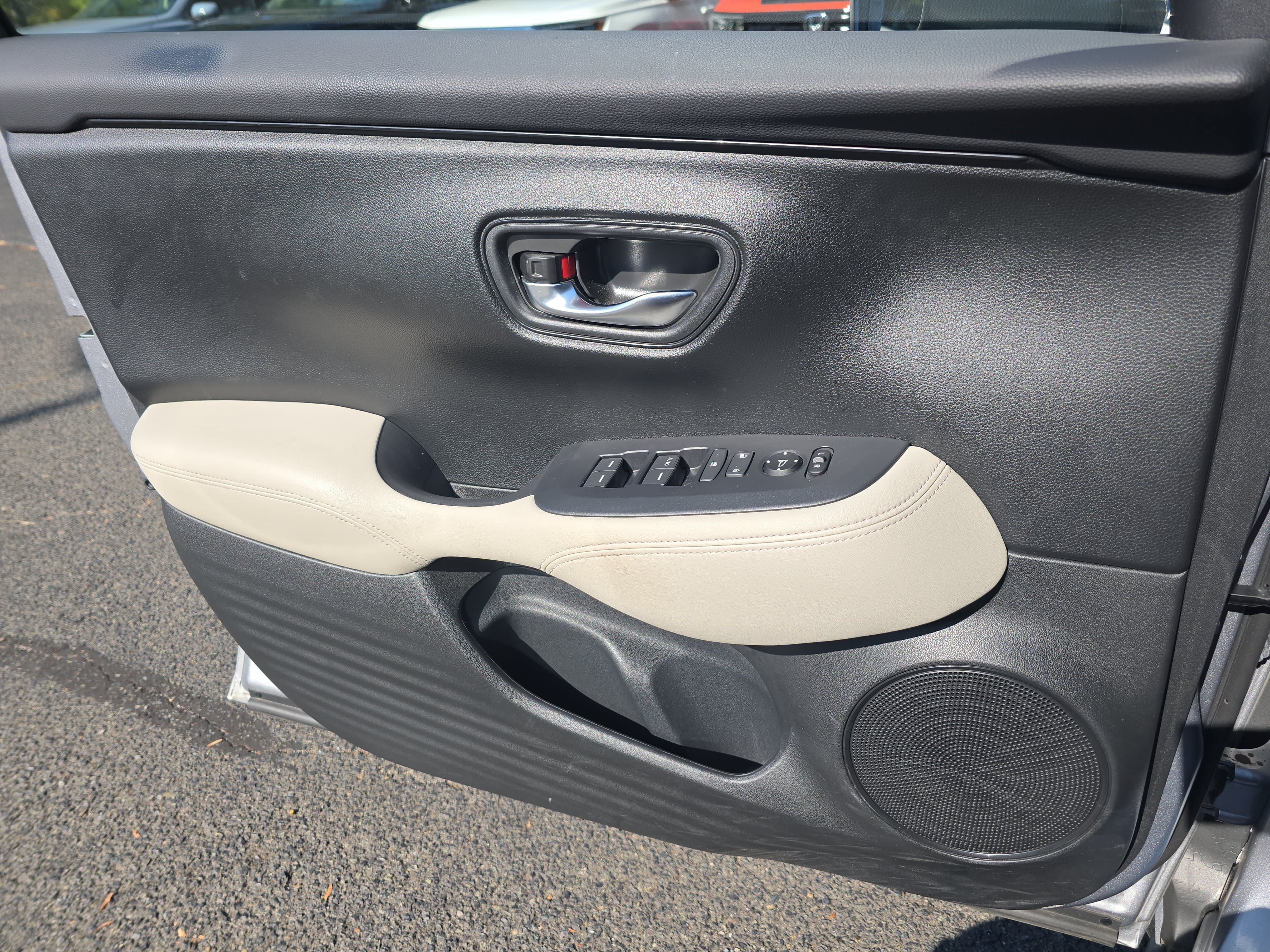 Certified 2024 Honda HR-V LX image 25
