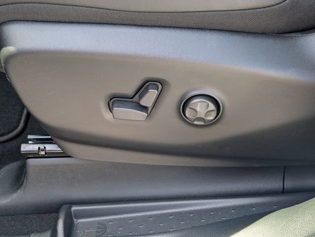 New 2026 Chrysler Pacifica Limited FWD image 14