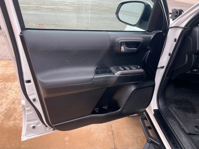 Used 2021 Toyota Tacoma TRD Off-Road image 10