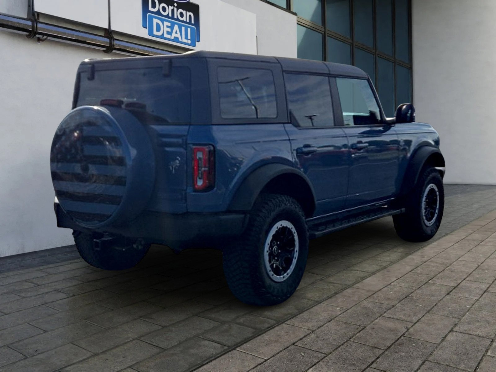 Certified 2023 Ford Bronco Outer Banks w/ Sasquatch Package AWD/4WD image 3