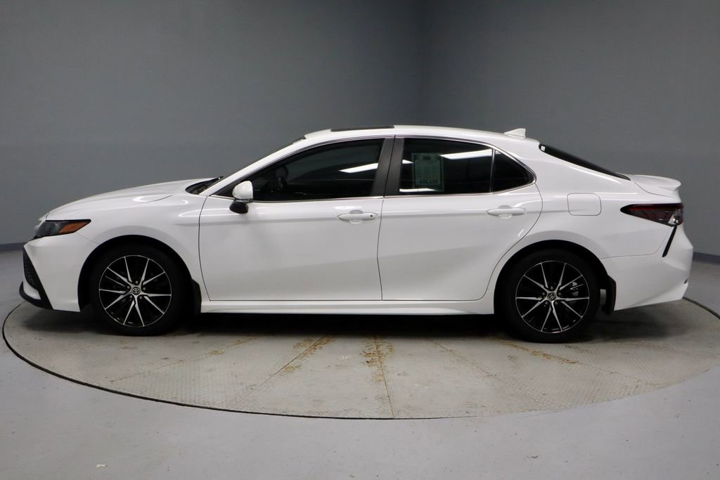 Used 2022 Toyota Camry SE w/ Audio Upgrade Package image 8
