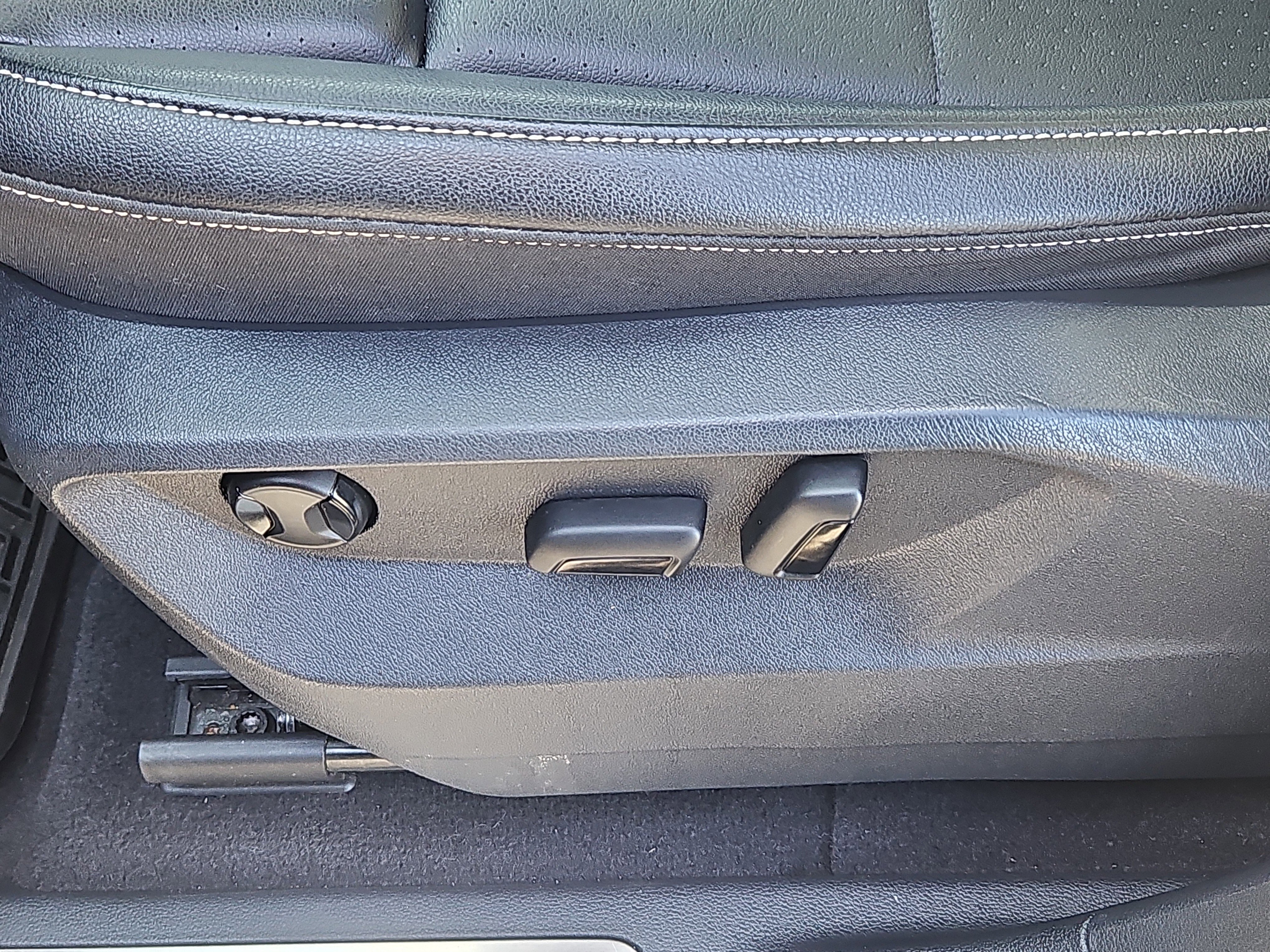 Certified 2022 Volkswagen Atlas SE image 13